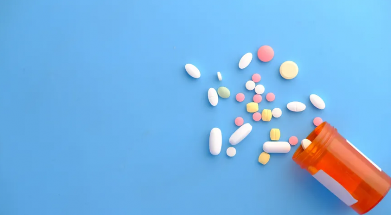 Órgão do governo recomenda inclusão no SUS do 1º medicamento para tratar Covid