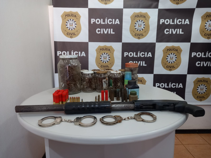Homem é preso e apreensões são realizadas em ação da Polícia na região