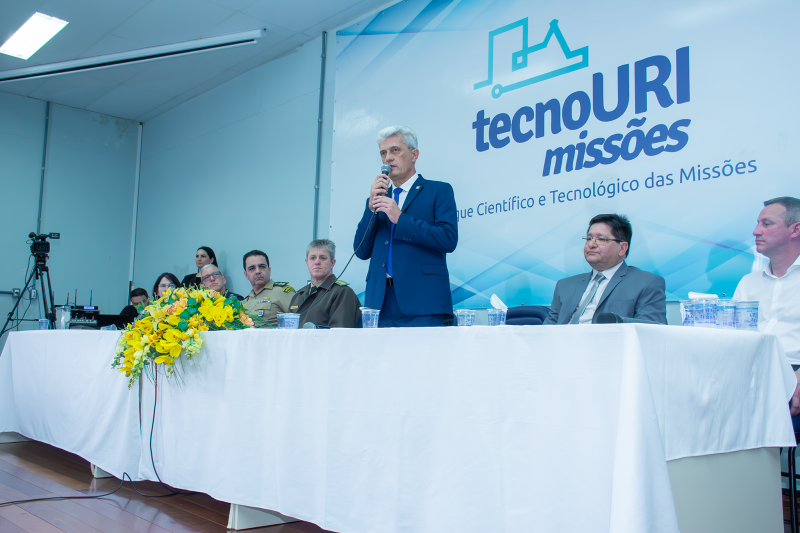 Nivio Braz toma posse como prefeito de Santo Ângelo e garante trabalho firme em cenário adverso