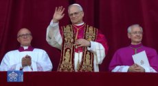 Papa Leão XIV é eleito no quarto escrutínio do Conclave e se torna o primeiro pontífice norte-americano