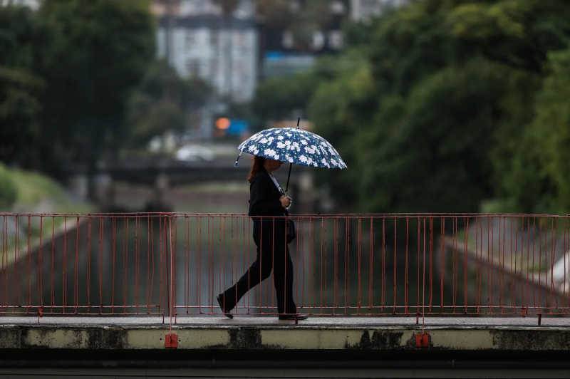 Chuva retorna ao RS no início da semana, e temperaturas baixas seguem
