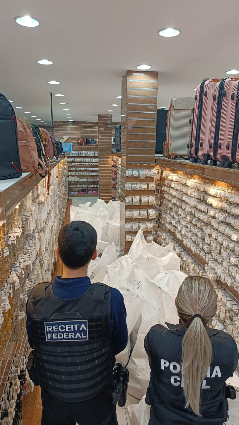 Lojas que vendiam produtos falsificados são alvo de operação em Santo Ângelo