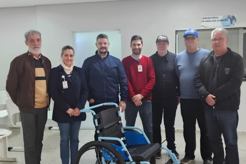 Rotary Club de Santo Ângelo Norte doa cadeira de rodas ao Hospital Regional das Missões
