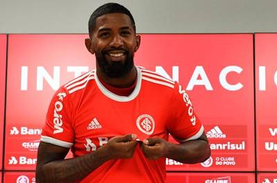 Rodinei é apresentado e comenta desafio de vestir a camisa colorada