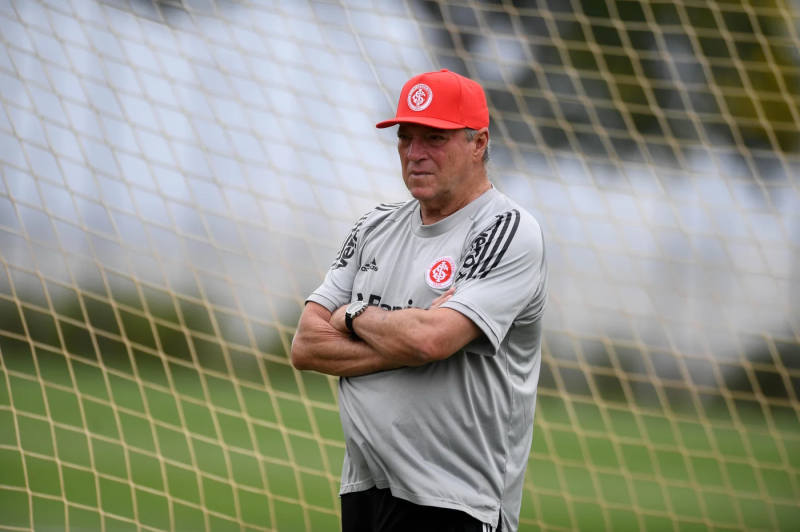 Abel Braga é anunciado como novo técnico do Inter para as duas últimas rodadas do Brasileirão