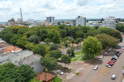 Disparos de arma de fogo em praça central são investigados como tentativa de homicídio em Santo Ângelo
