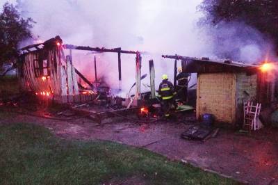 Residência é destruída por incêndio em Santa Rosa