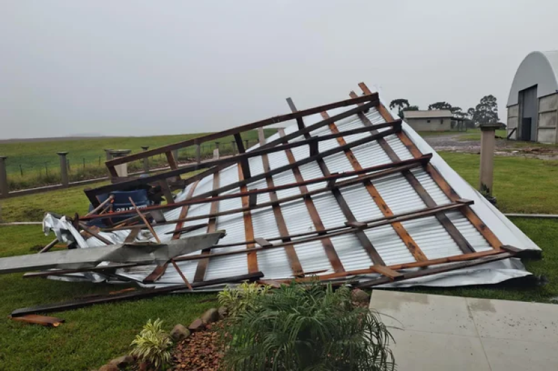 Temporal e queda de granizo causam danos em ao menos duas cidades no norte do RS