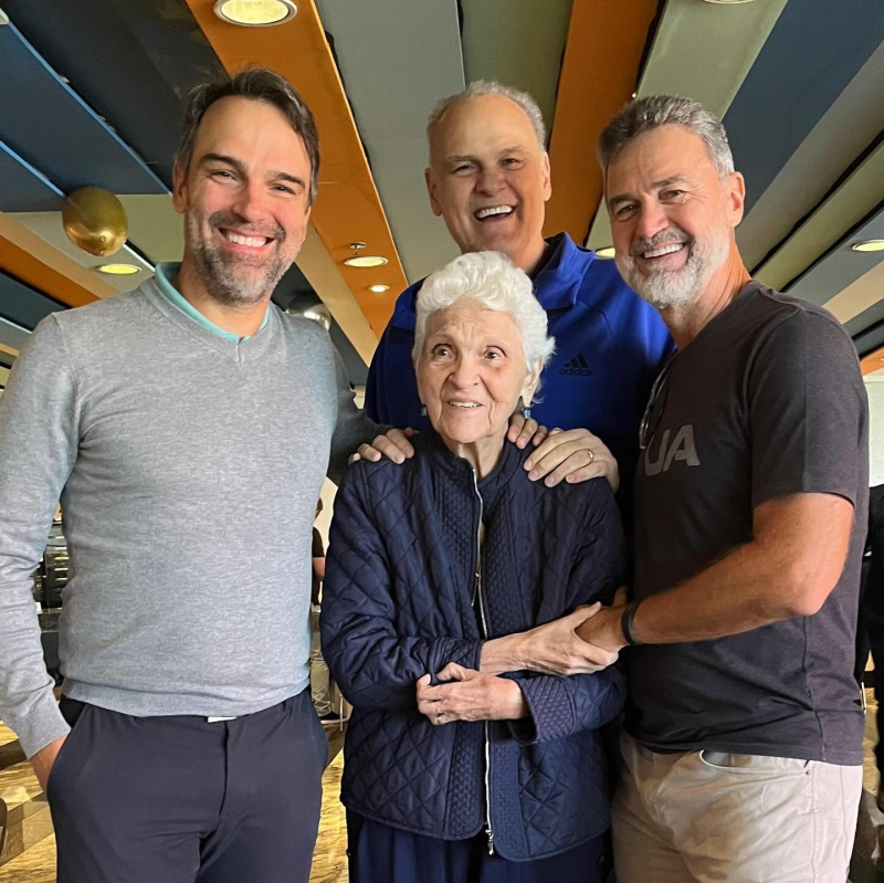 'Meu irmão era um ídolo': Tadeu Schmidt se inspirou em Oscar, mas enveredou para o jornalismo para evitar comparações