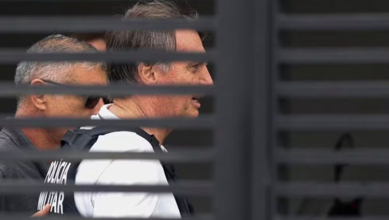 Defesa diz ao STF que saúde de Bolsonaro melhorou e que ele está apto para cirurgia no ombro