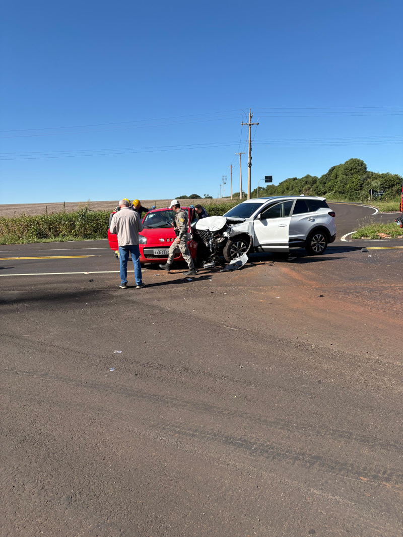 Mulher fica ferida em acidente no trevo da ERS-218, em Santo Ângelo