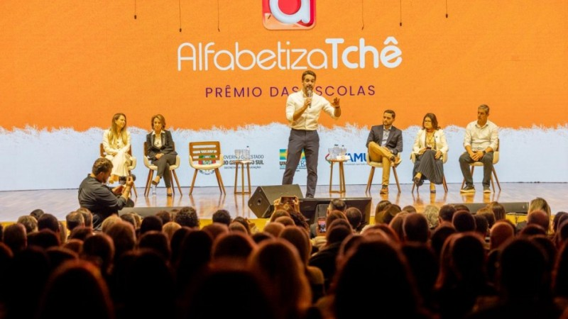 Escolas de abrangência da 14ª CRE são premiadas no programa 'Alfabetiza Tchê'