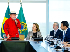 Lula diz que ampliará condições do Move Brasil 2 e quer atenção a caminhoneiros autônomos