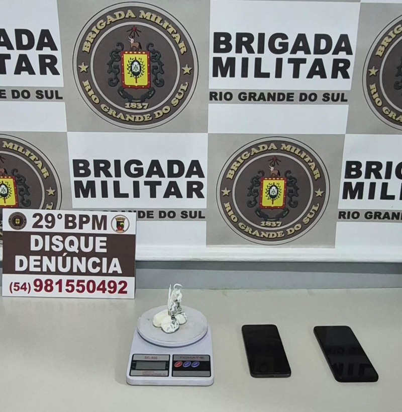 Brigada Militar de Ijuí prende dois homens em flagrante delito por Tráfico de Entorpecentes