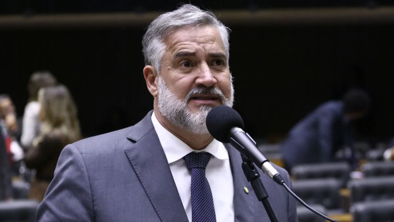 Líder do governo apresenta projeto para proibir o “jogo do tigrinho” no país