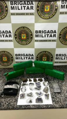 Brigada Militar prende três indivíduos e apreende 15 tijolos de maconha em Santo Ângelo