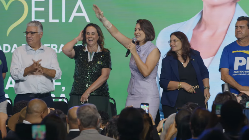 Michelle chama Moraes de “irmão em Cristo” durante discurso em Brasília