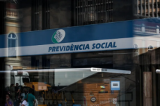 Atrasados do INSS: saiba quem tem direito a receber parte dos R$ 2,5 bilhões liberados na Justiça