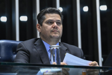 Avanço do fim da 6x1 depende de Alcolumbre e Lula atuará por aprovação