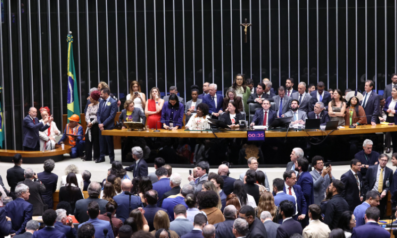 Entenda o que é a escala 6x1 e a proposta que pode mudar a jornada de trabalho no Brasil