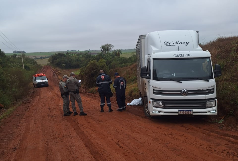 Homem é encontrado morto sob caminhão no interior entre Cruz Alta e Boa Vista do Cadeado