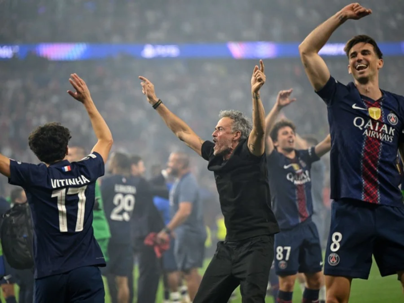 PSG vence Arsenal nos pênaltis e é bicampeão da Champions League
