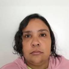 Mulher de 37 anos é presa após fingir ser adolescente de 12 e ser adotada por família