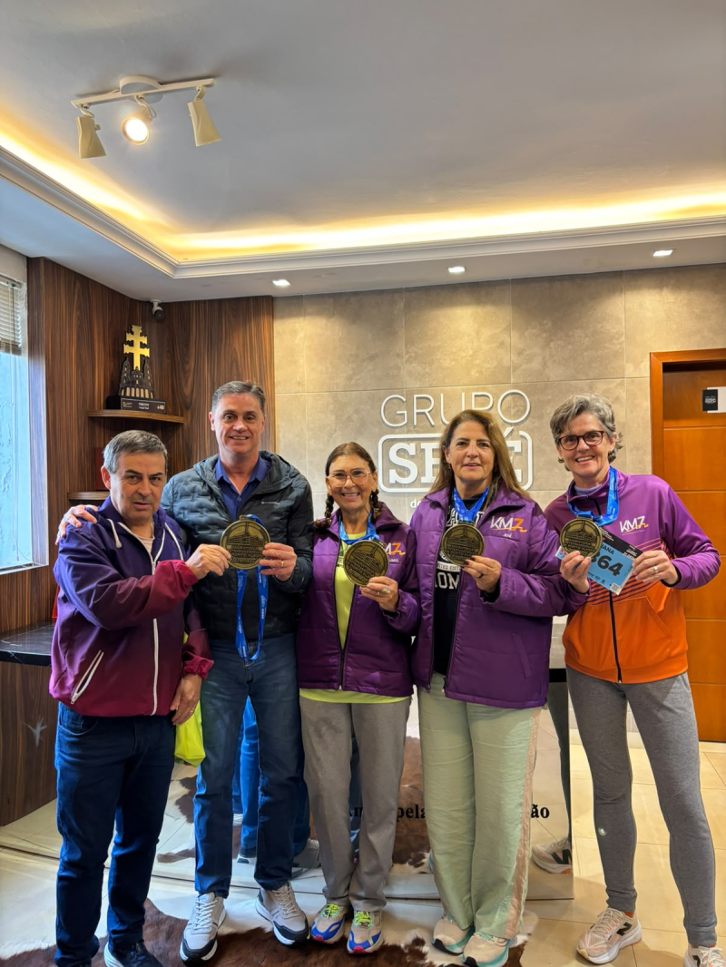 Maratonistas de Santo Ângelo celebram superação após participação na Maratona Internacional de Porto Alegre