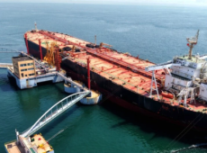 Tensão entre EUA e Irã impulsiona petróleo, que sobe mais de 2% no mercado internacional