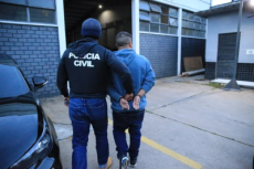 Denarc prende 27 pessoas em operação contra lavagem de dinheiro de facção gaúcha