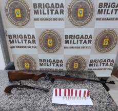 Brigada Militar de Santo Ângelo realiza prisão por posse ilegal de arma de fogo de calibre permitido