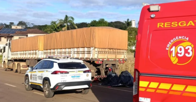 Homem morre após colidir contra uma carreta estacionada em Santa Rosa