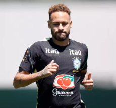 Neymar está fora do jogo contra o Haiti e segue em recuperação da lesão na panturrilha