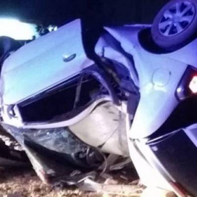 Em fuga motorista bate em poste e morre