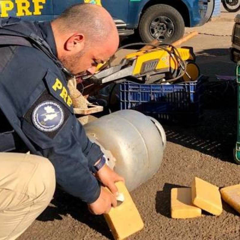 Polícia Rodoviária apreende drogas escondidos em botijão de gás 