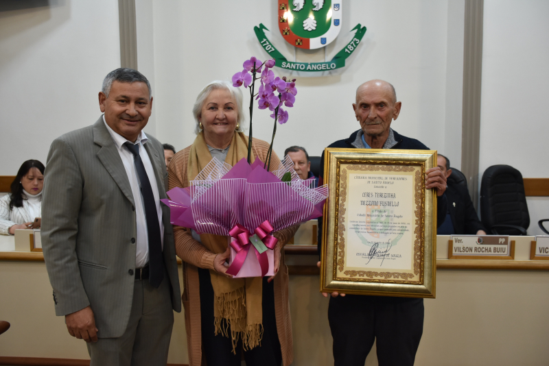 Ceres Busnello recebe Título de Cidadã Honorária de Santo Ângelo