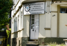 Homem é condenado a 97 anos de prisão por estuprar as duas filhas durante 10 anos no RS 