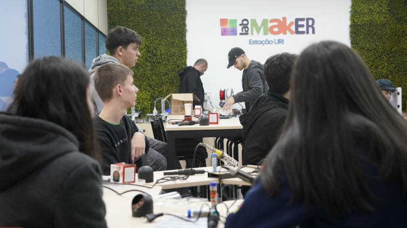 MakerHub leva robótica e inovação às escolas da região por meio da Consulta Popular