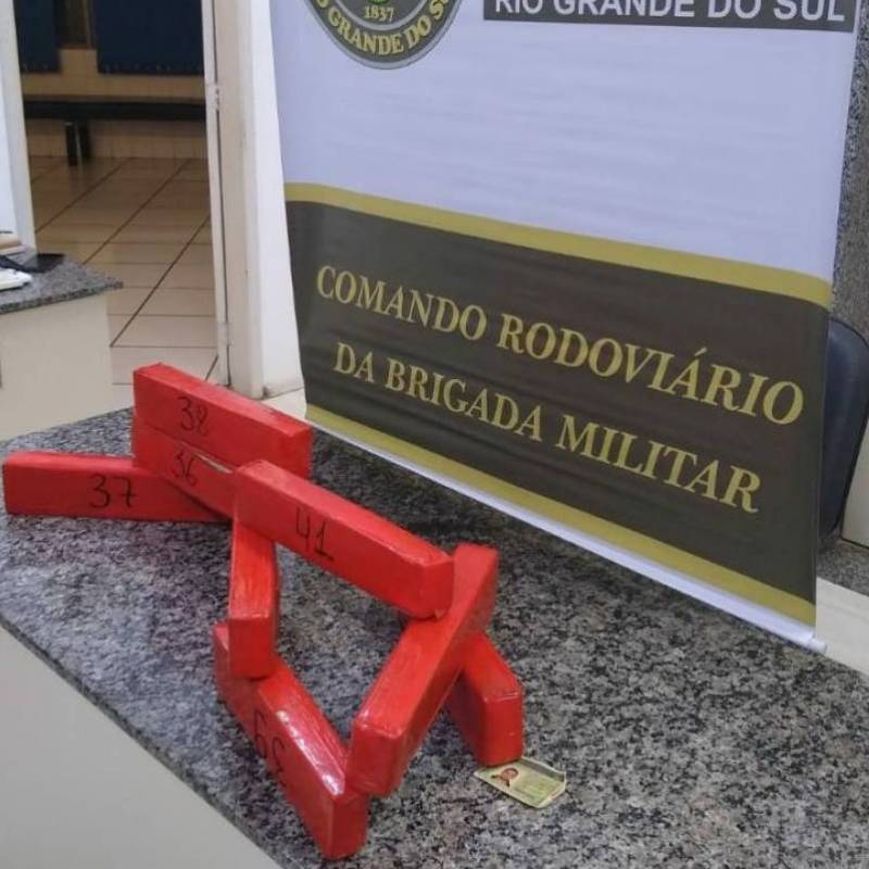 PRE prende homem transportando 10 kg de maconha, em Santo Ângelo 