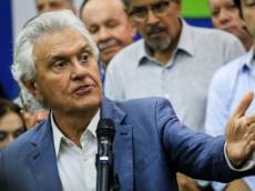 Caiado diz que candidatura de Flávio Bolsonaro está “afundando”