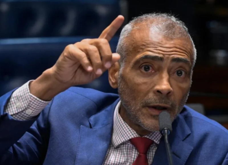 Ex-esposa cita dívidas de Romário e pede transferência de apartamento