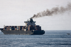 EUA retoma bloqueio naval a portos do Irã após nova rodada de ataques