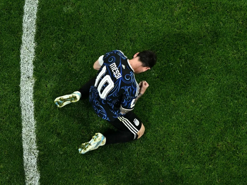 Messi alcança 33 jogos em Copas e desafia reinados de Pelé e Maradona antes da final