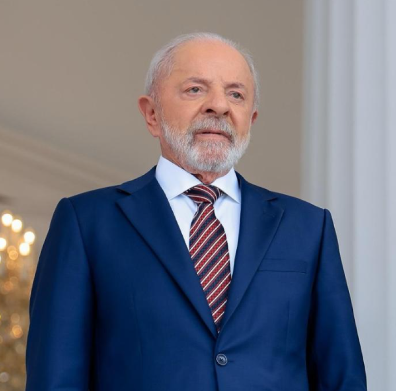 Lula defende investir em defesa para 