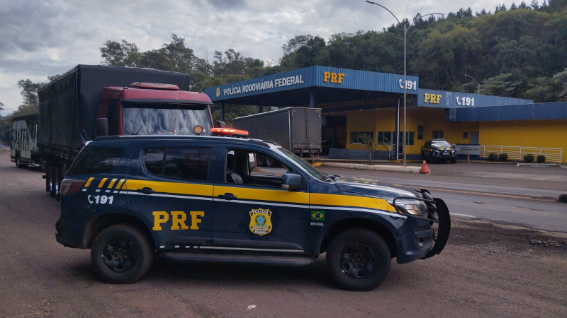 Motorista perde controle e sai da pista na BR-285