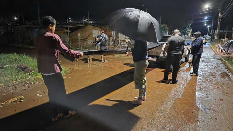 Cerca de 100 famílias são atendidas após forte chuva de granizo em Ijuí