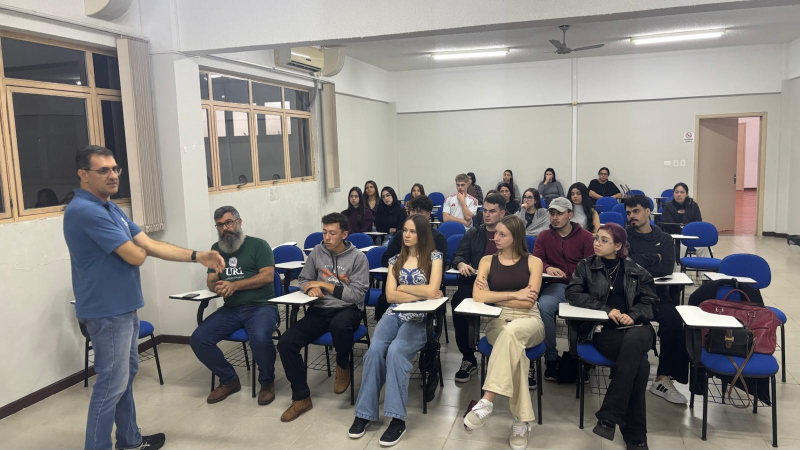 URI Santo Ângelo dá início ao 2º semestre com acolhida aos calouros e palestra sobre jornada universitária