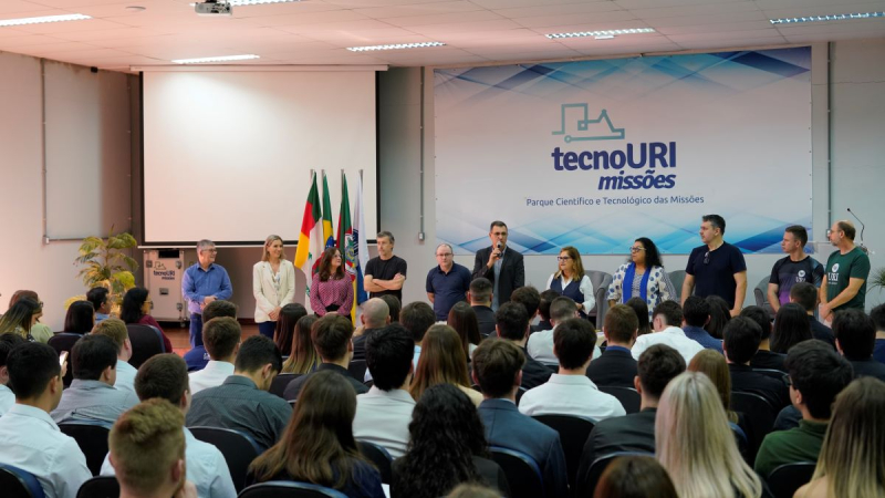 URI Santo Ângelo realiza formatura em gabinete com 54 novos profissionais