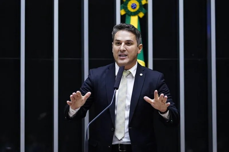 Zucco tem candidatura suspensa por falta de plano de governo