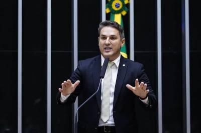 Zucco tem candidatura suspensa por falta de plano de governo